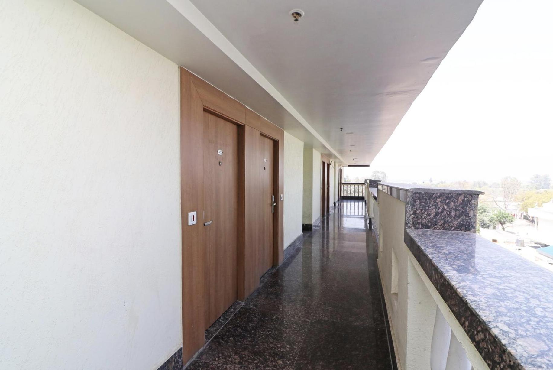 Hotel Lotus Paradise - Banquet & Dining - Near Murthal Sukhdev Rāi Exterior photo
