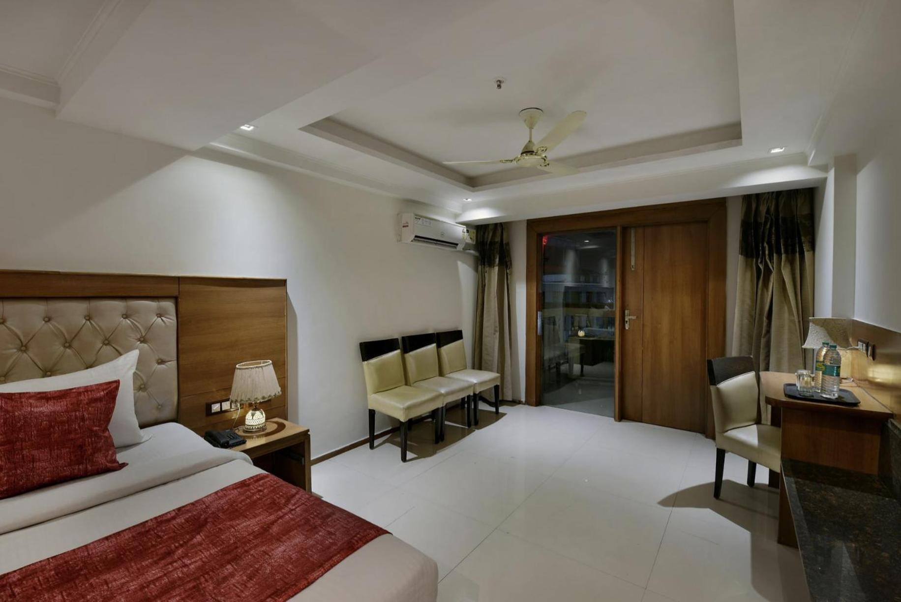 Hotel Lotus Paradise - Banquet & Dining - Near Murthal Sukhdev Rāi Exterior photo